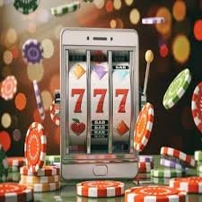 Dealer profesional di meja Speed Baccarat dul togel membagikan kartu dengan jelas